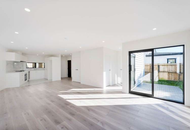 141F Glengarry Road Glen Eden_5