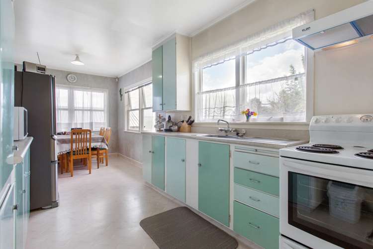 11 Milich Terrace Te Atatu South_12