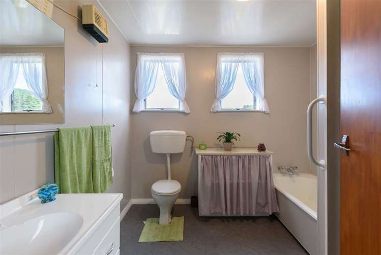 54 Stanley Street Berhampore_13