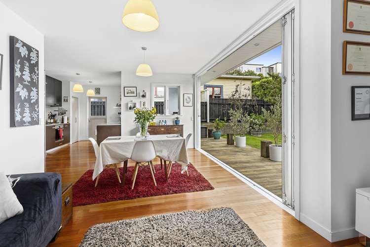 8 Hargreaves Street Mount Cook_3