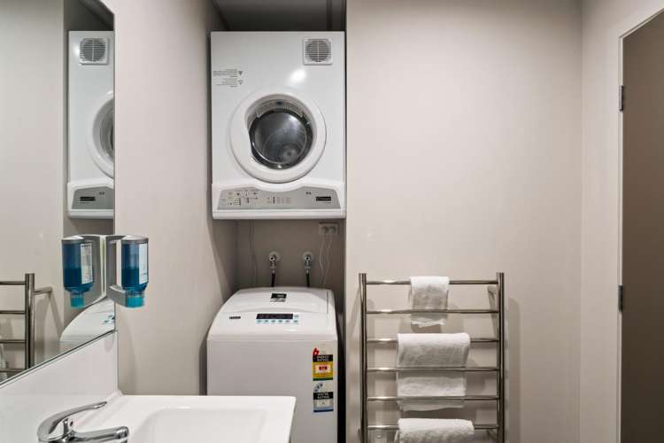 205 & 206/24 Hawthorne Drive Frankton_10