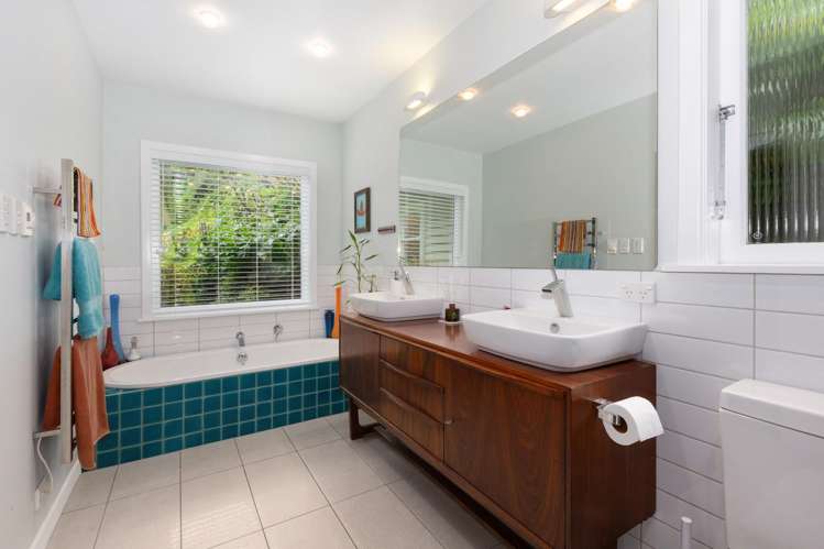 15 Kowhai Street Eastbourne_17