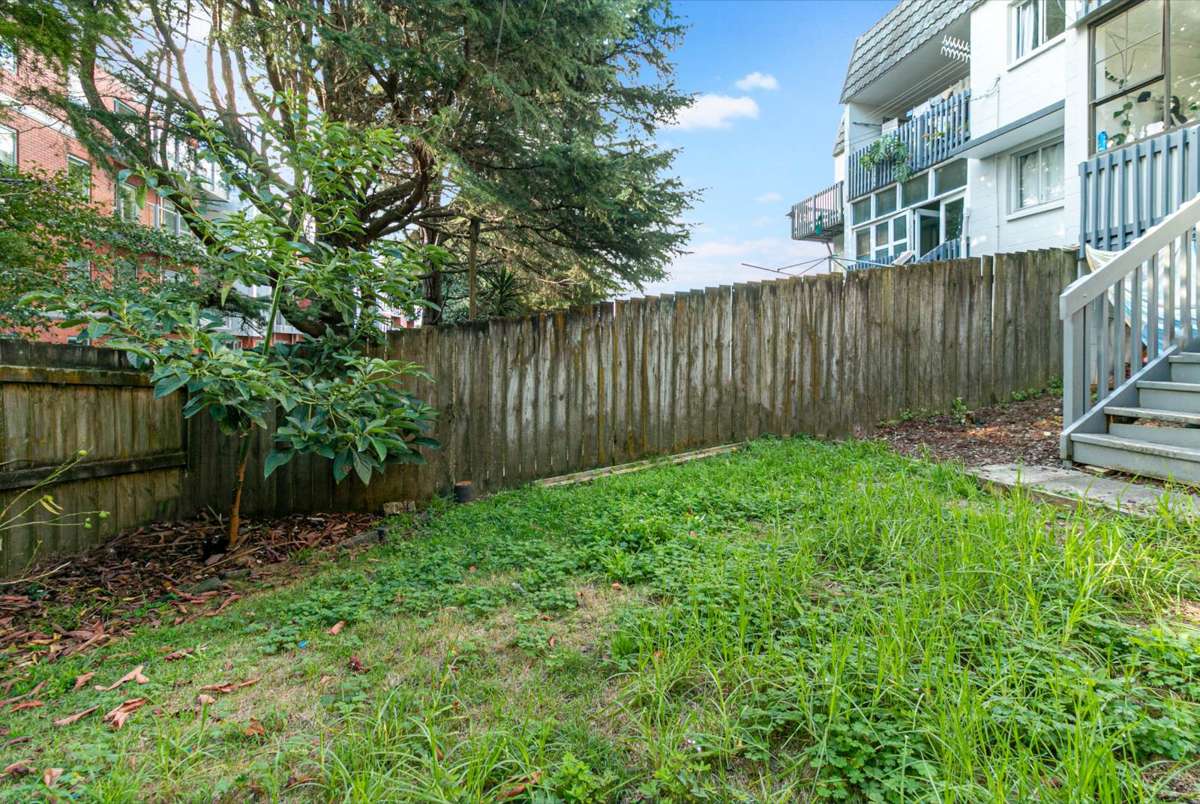 2/28 Locarno Avenue_5