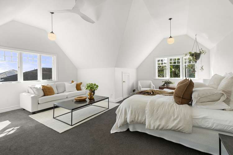 1 Ascot Avenue Narrow Neck_17