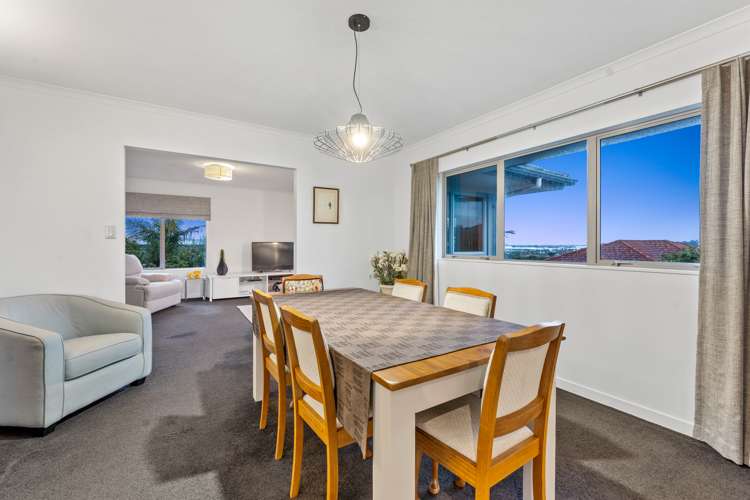 8 Baverton Drive Flat Bush_16