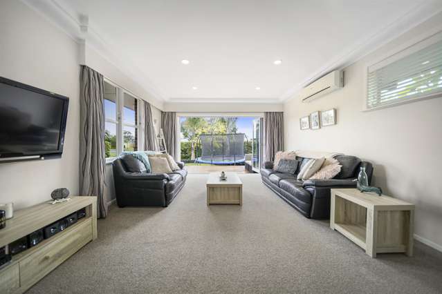 54 Bradbury Road Botany Downs_3