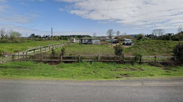 Yard available for storage/parking in Takanini