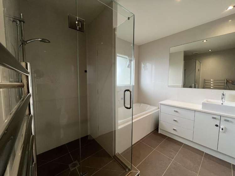 6 Albertine Place Greenhithe_13