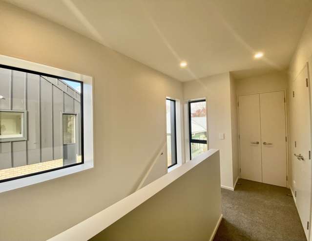 2/11 Hulbert Street Linwood_4
