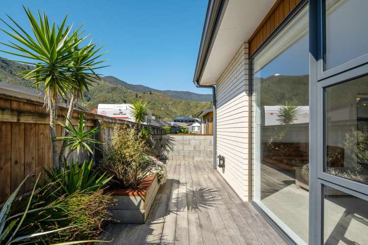 11B Beach Road Waikawa_19