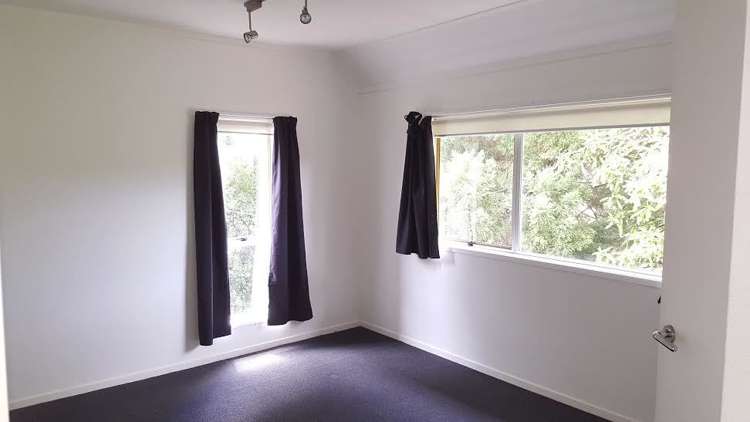 2/16b Tamahere Drive Glenfield_6