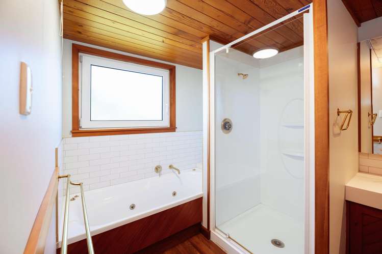 223 Middle Road Allenton_16