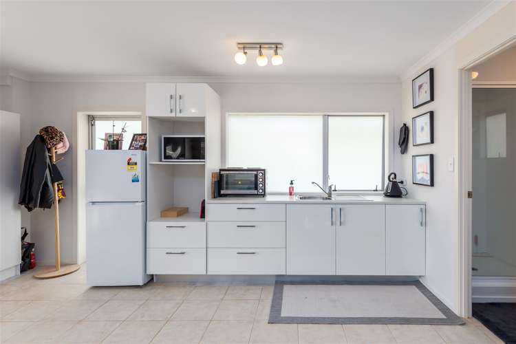 57 Fairmount Road Titirangi_18