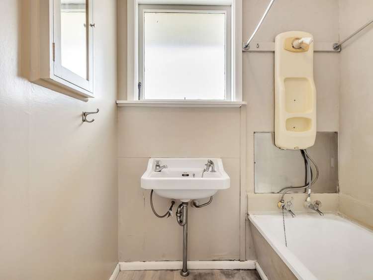 8 Kauri Street Taradale_11