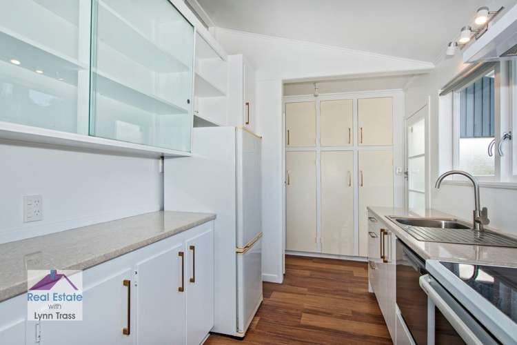 42 Memorial Drive Parahaki_10