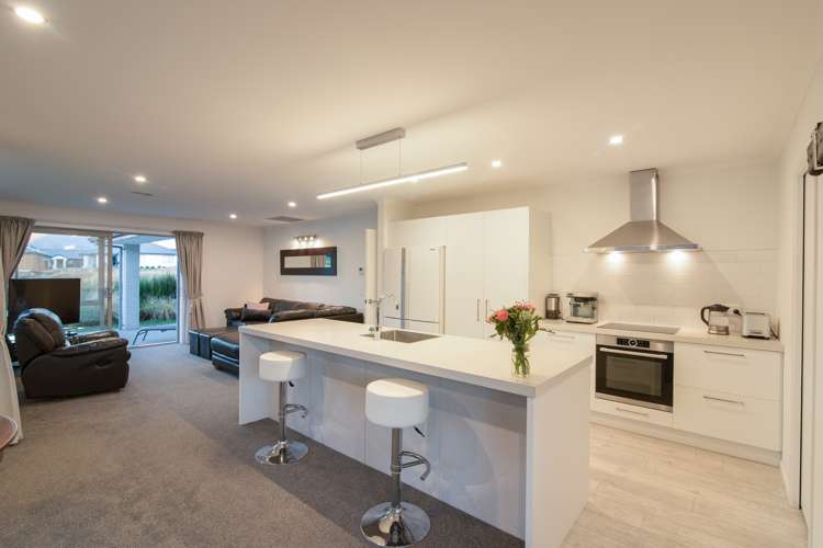 4 Shipton Court Lower Shotover_11