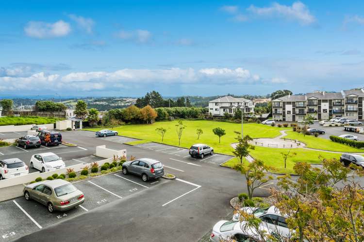 E10/71 Spencer Road Oteha_21