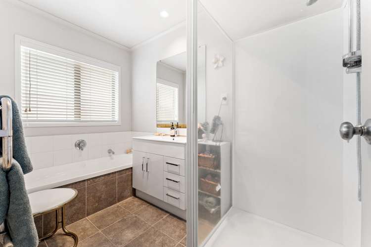 32 Driftwood Drive Red Beach_16