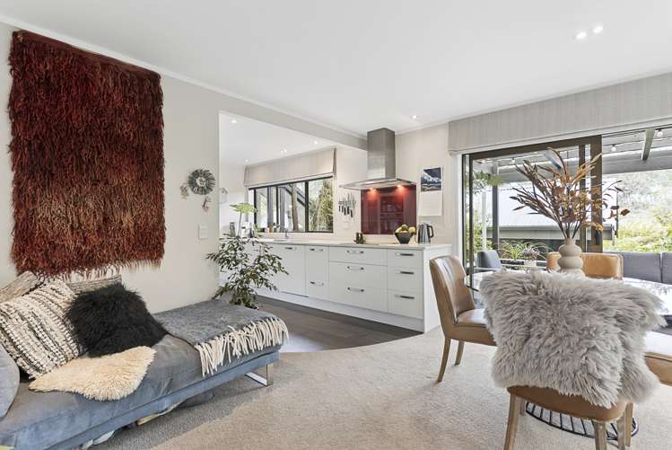 3 Saddleback Rise Murrays Bay_7