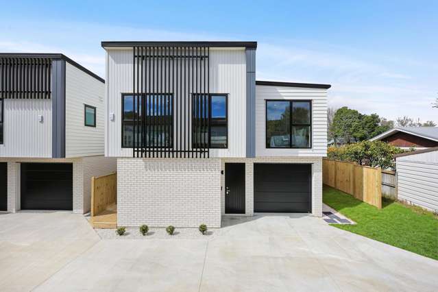 Luxury Family Living Bordering School Grounds
