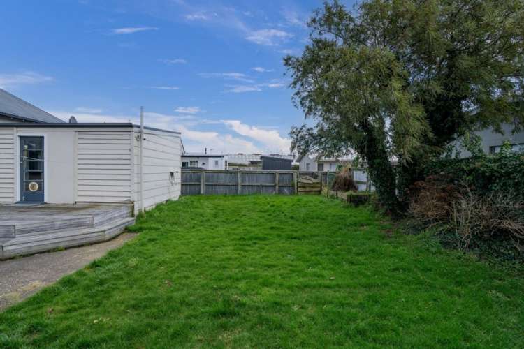 12 Avenal Street Avenal_27
