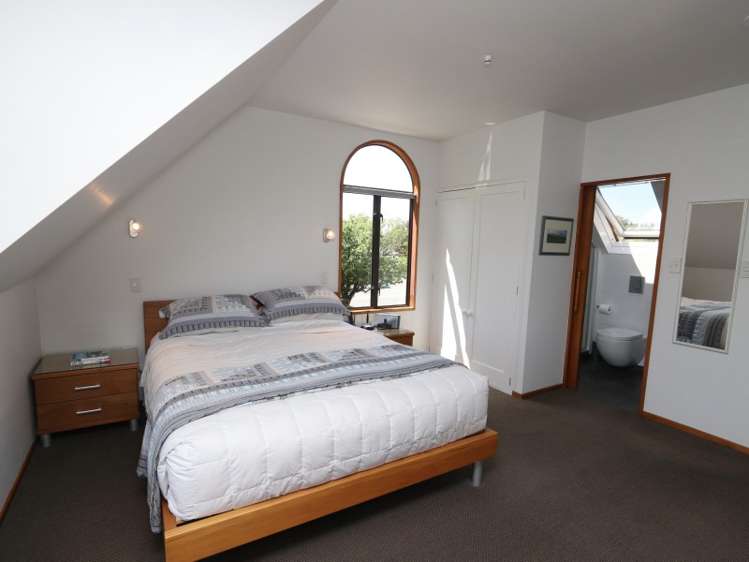 99 Middle Road Allenton_12