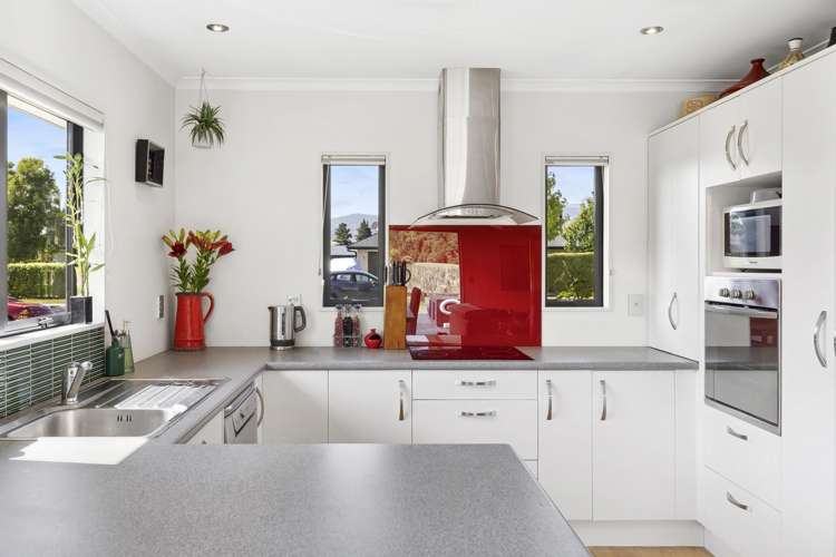 28 Sherwin Avenue Albert Town_3