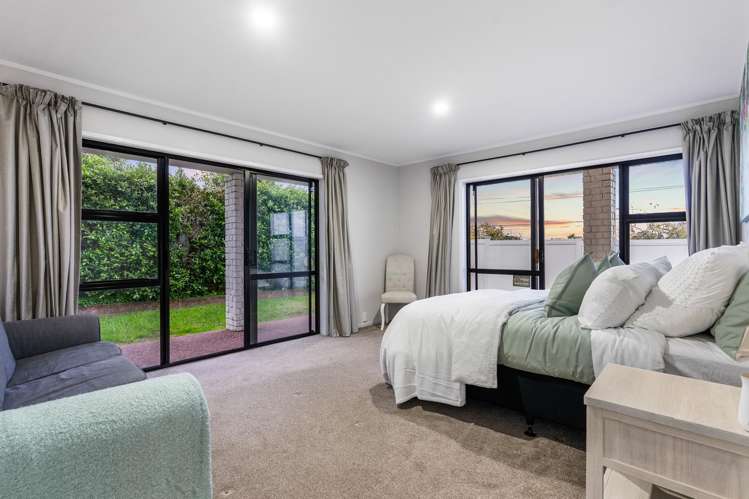 2/33 Parr Terrace Castor Bay_9