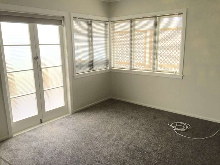 2/2 Kelvin Road Papakura_4