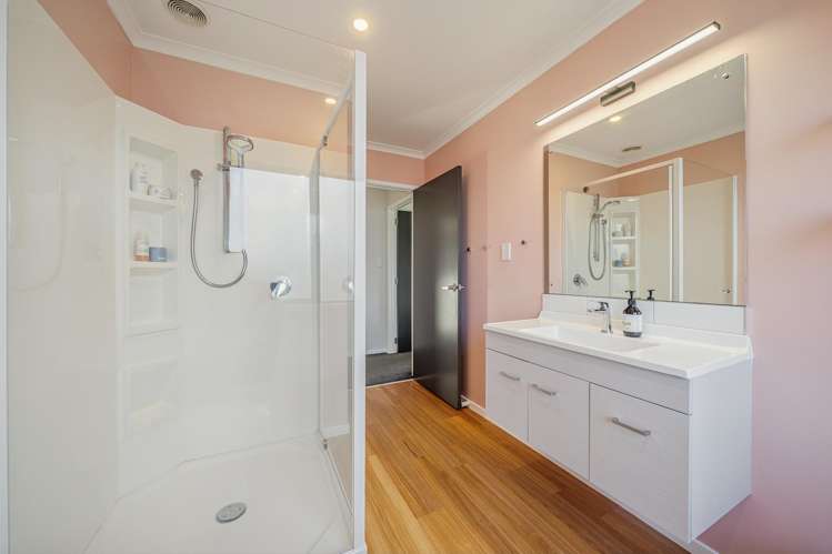 21 Te Kaeaea Crescent Wallaceville_23
