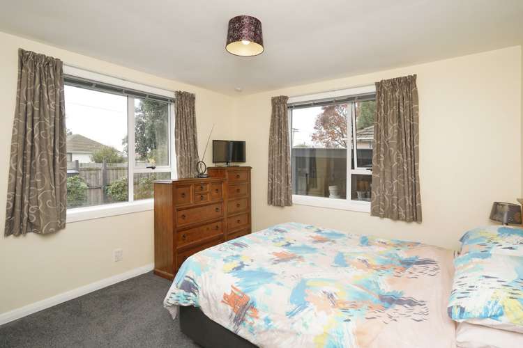 3 Avro Crescent Hornby_6