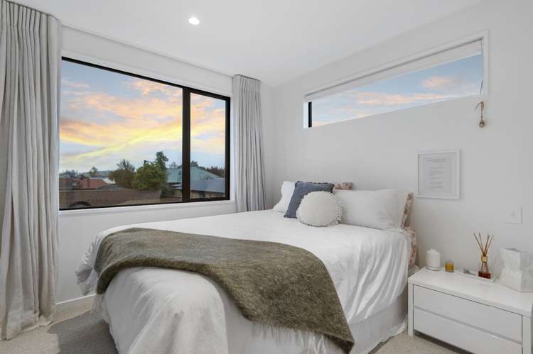 23 Nederland Avenue Burwood_13