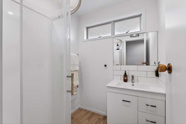313 Westminster Avenue Tamatea_12