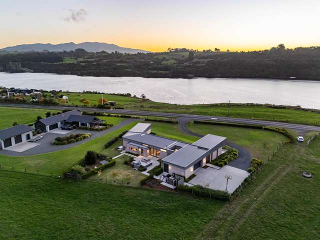 River Views & Leisure – Stunning Escape