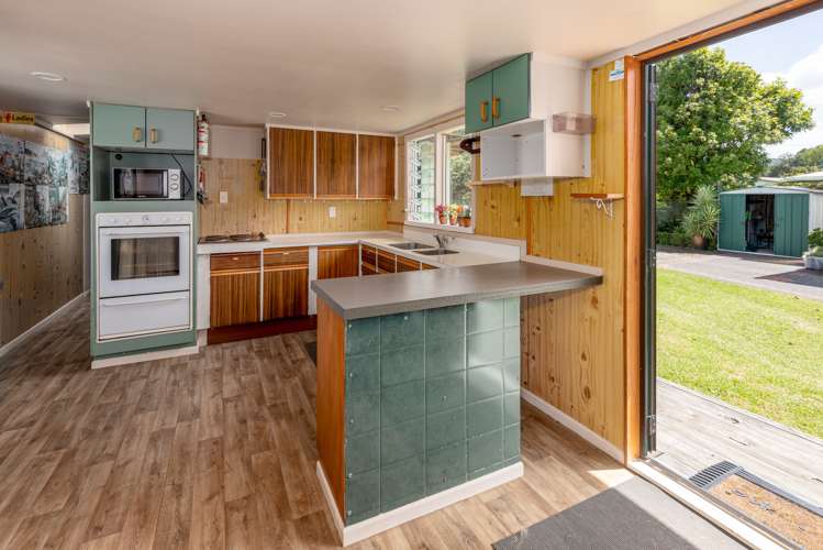 1692 East Coast Road Whakatiwai_15