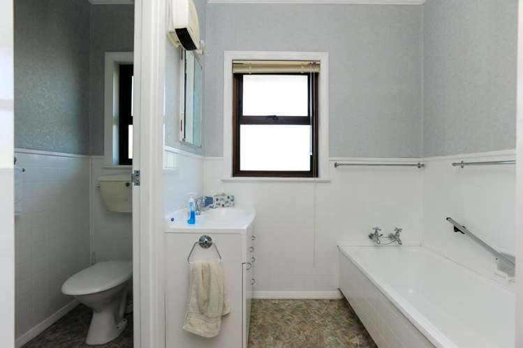 526 Hart Drive Frimley_6