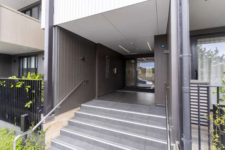 114/1 Kimiora Street Three Kings_24