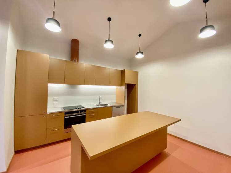 18 Whittington Drive 11103_1