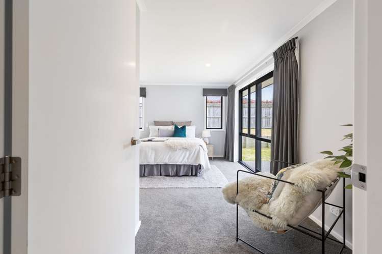 202 Pacific Drive Fitzherbert_19