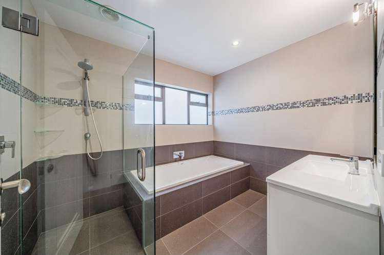 8 Benzie Avenue Wallaceville_30