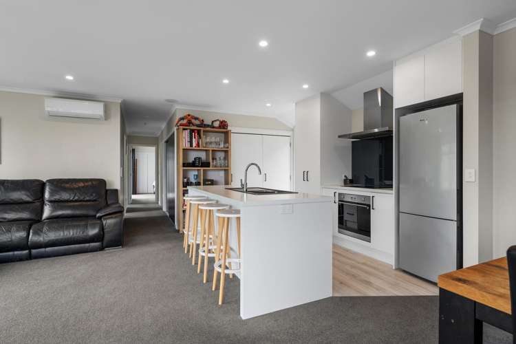 10 Woodford Lane Stoke_9