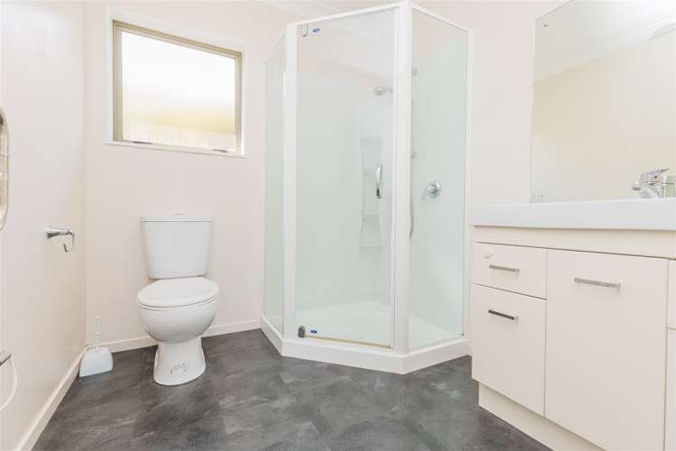 14 Gifford Grove Churton Park_10