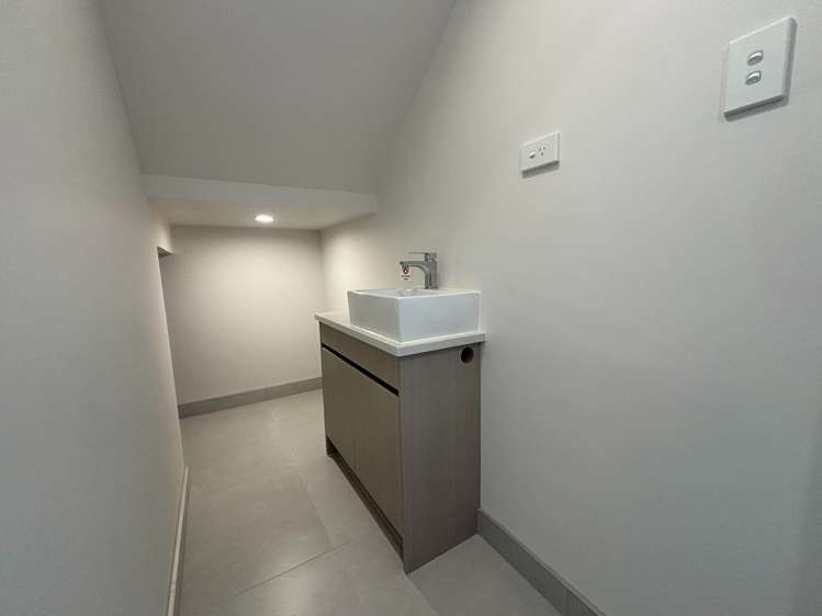 8B Starling Place Ranui_11