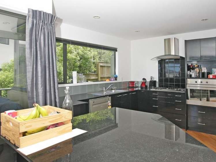 9 Sovereign Point Kaiwharawhara_6