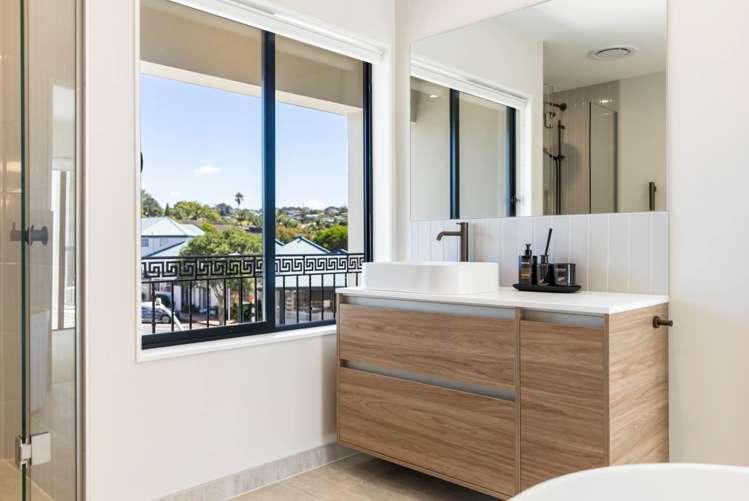 Beach Road Mairangi Bay_14