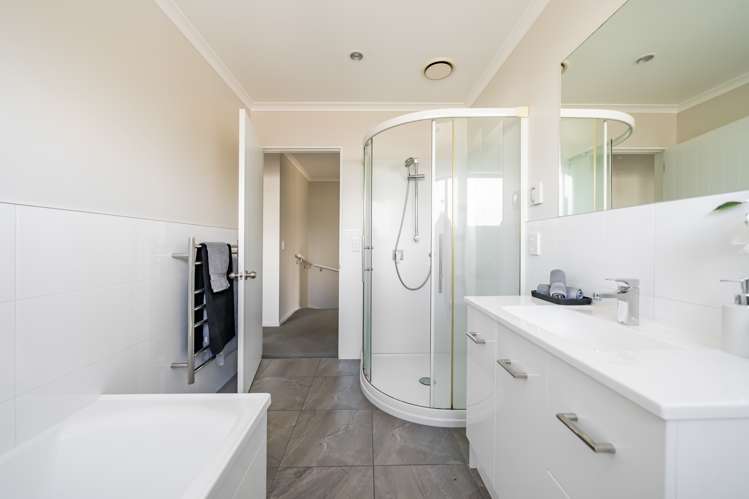 28 Latimer Way Petone_24