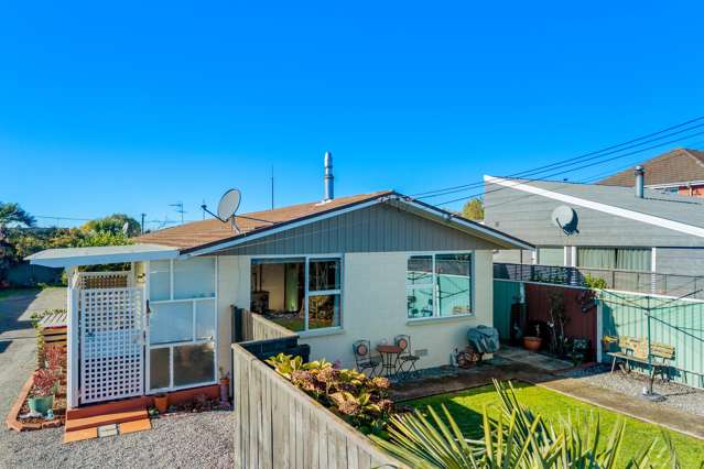 Low-Maintenance Living with a Warm Welcome