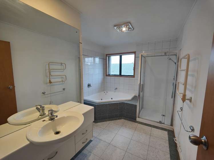 8 Auden Close 2369_8