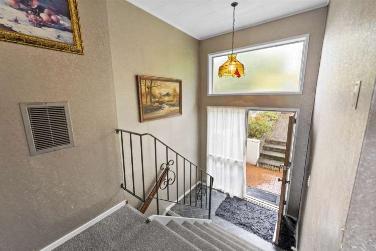 31 Russell Crescent Western Heights_12