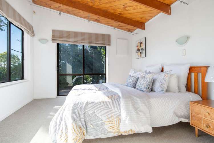 29 Colmar Road Mellons Bay_4